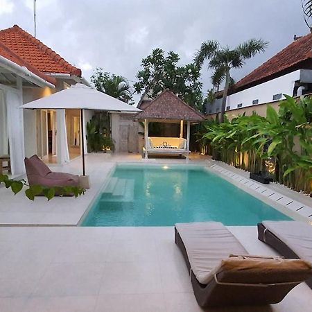La Dolce Villa Seminyak Exterior foto
